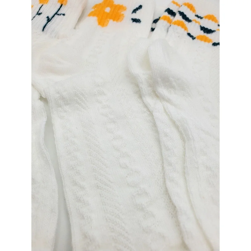 NEW 5 Pairs of Women's White Floral Ankle Socks